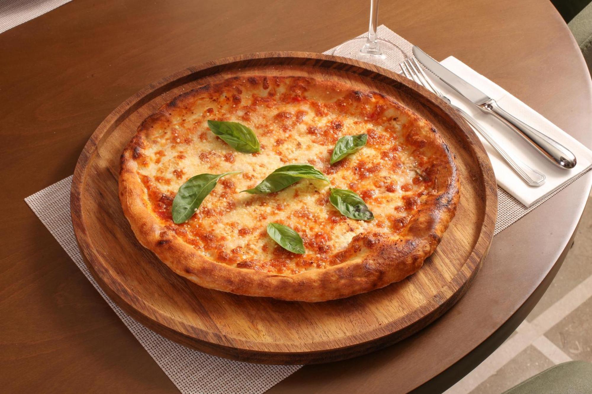ベントレー バイ モントン ホテルズ スペシャル クラス イスタンブール エクステリア 写真 A cheese pizza